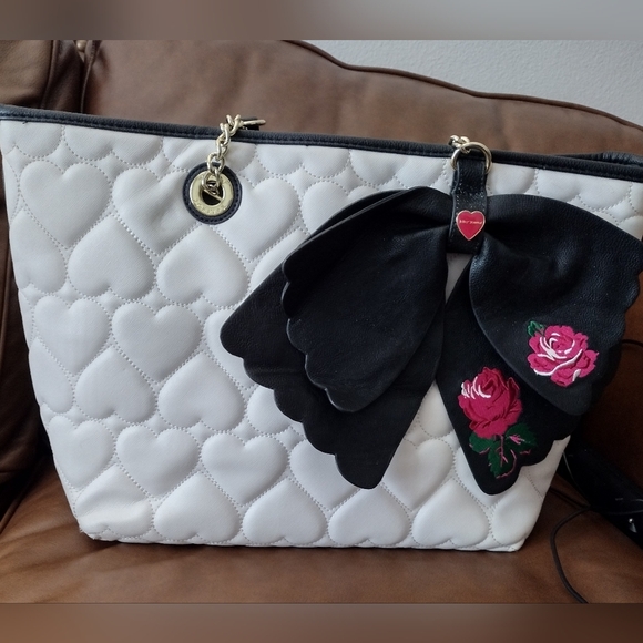 Betsey Johnson Handbags - Betsy Johnson Large White and Black Heart Quilted Tote Bag